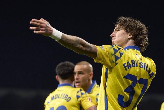 6t体育-NBA2024年常规赛MVP候选人之间的竞争格局分析